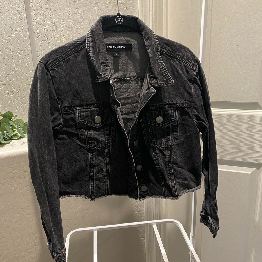 ASHLEY MASON - size small - cropped black denim jacket - black fringe detail.